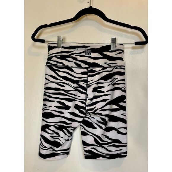 🔴 NWOT DKNY Sport High Waist Shorts in black and white zebra print! XS - Picture 8 of 12